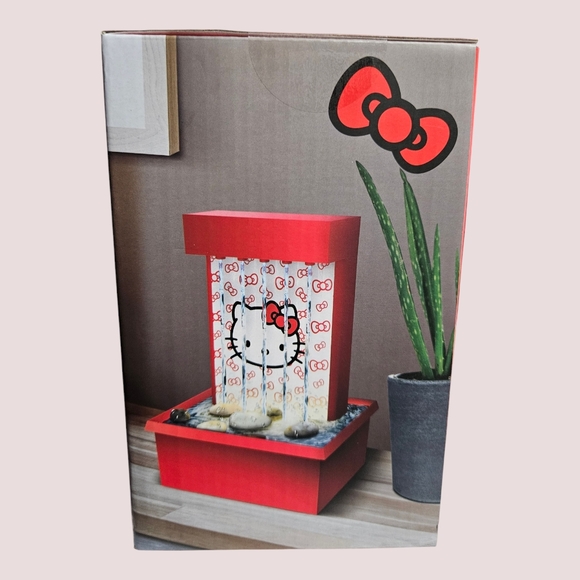 Hello Kitty Waterfall LED Fountain - Picture 3 of 5